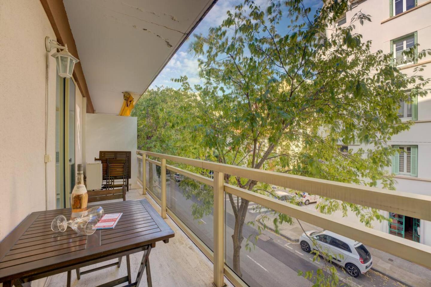 Elegant Apt W/2 Terraces/Mins To Beach & Shops Antibes Buitenkant foto