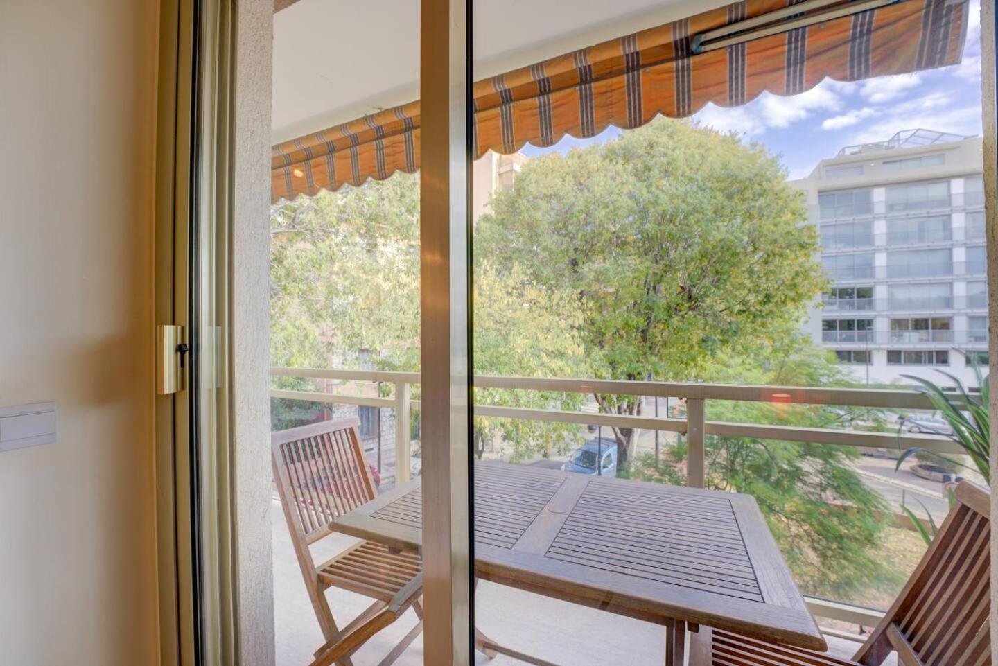 Elegant Apt W/2 Terraces/Mins To Beach & Shops Antibes Buitenkant foto