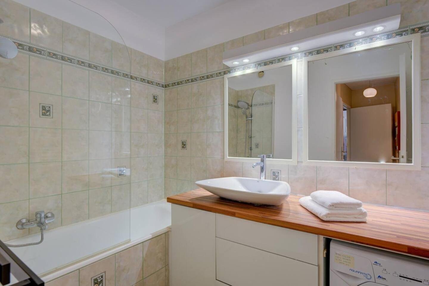 Elegant Apt W/2 Terraces/Mins To Beach & Shops Antibes Buitenkant foto